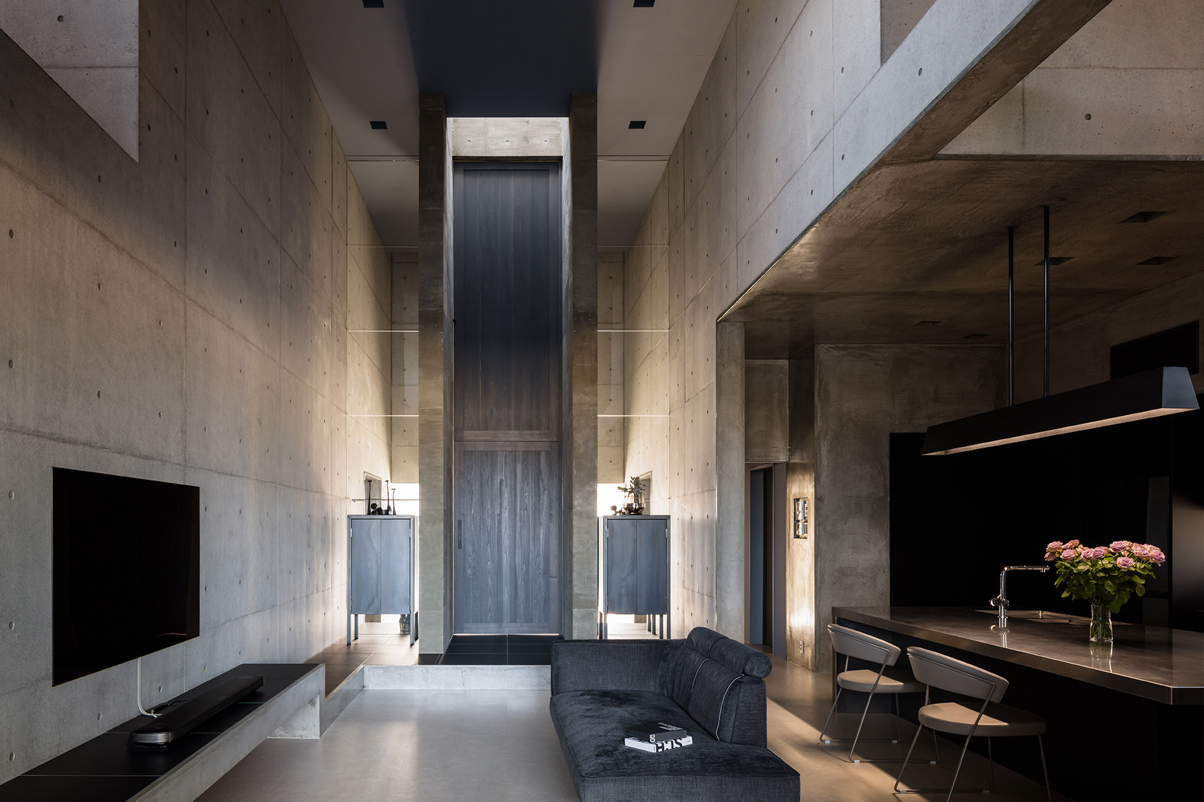 Interior bare concrete of Tranquil House by FORM Kouichi Kimura Architects