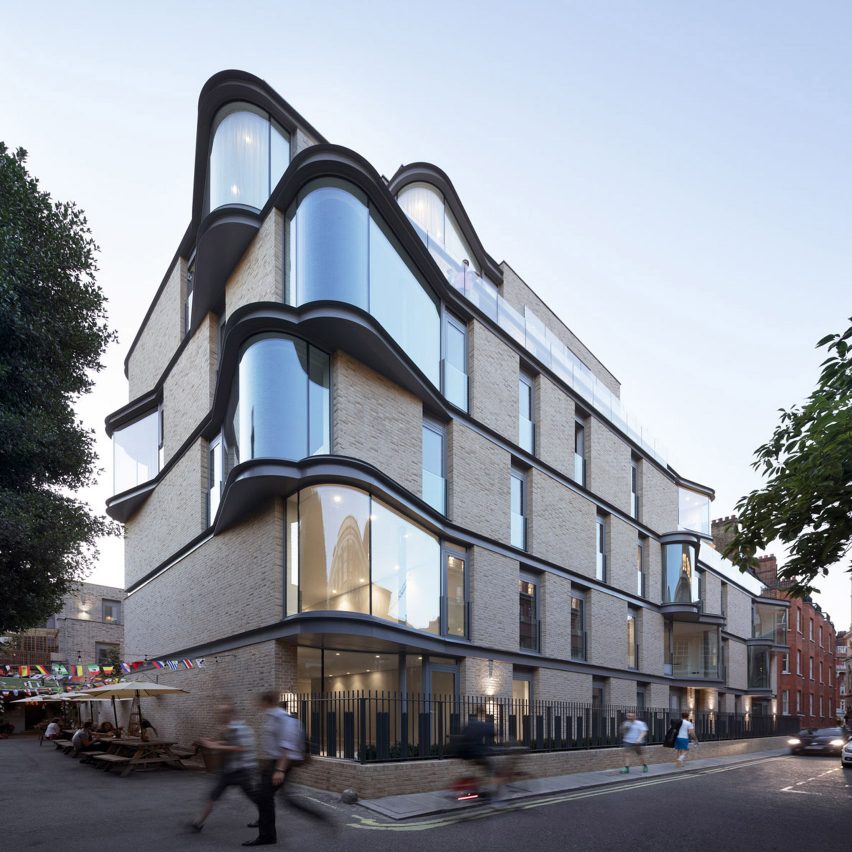 DROO creates London apartment block with dramatic curved window bays