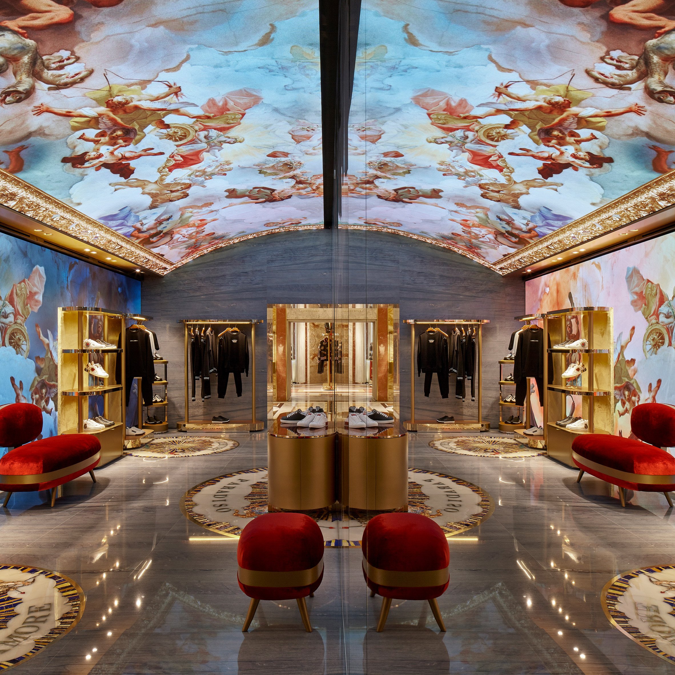 Dolce & Gabbana's Rome store a fresco
