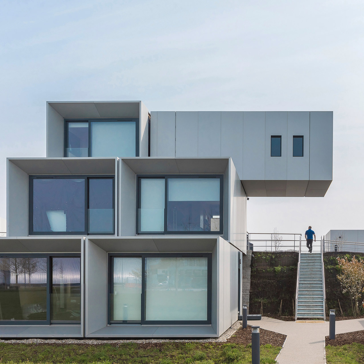 Snavset Mening menneskemængde WilkinsonEyre completes modular student housing for Dyson Institute