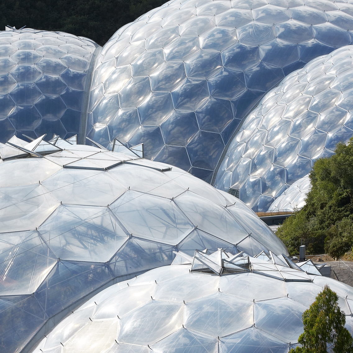 High-Tech Architecture and 4 Other Building Styles You've Never Heard Of