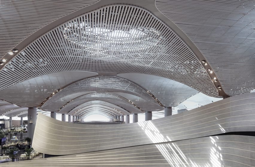 Flow Wall in Istanbul Airport designed by Softroom using parametrics