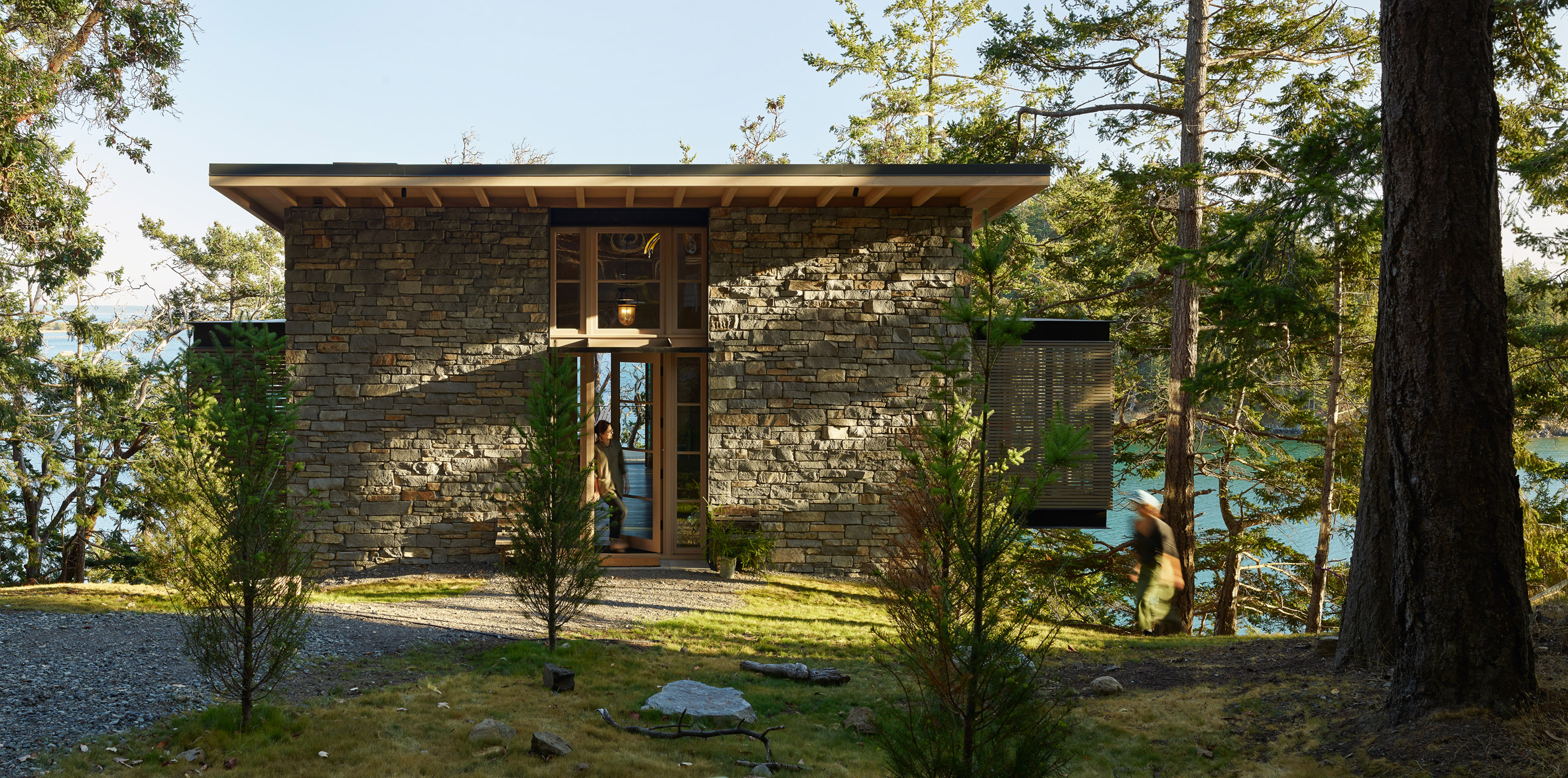 Hillside Sanctuary and guest house by Hoedemaker Pfeiffer in Washington state