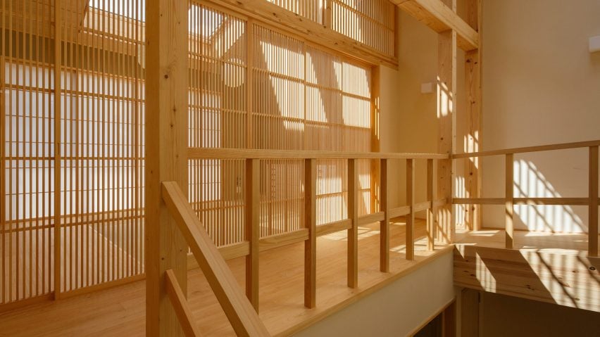 07Beach arrange Kyoto home around glass-fronted bathroom
