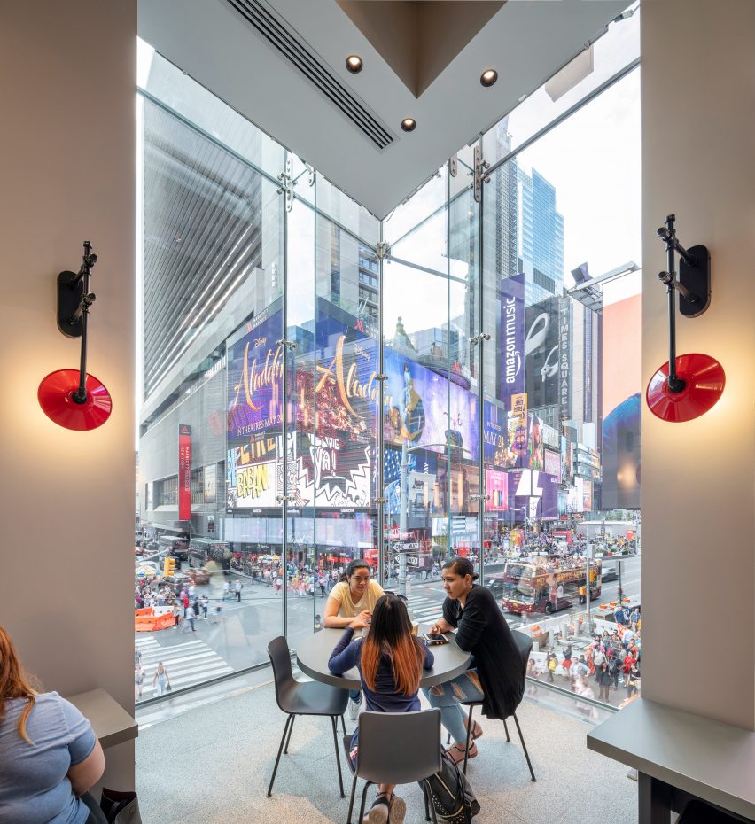 McDonald's Times Square Nueva York por Landini Associates