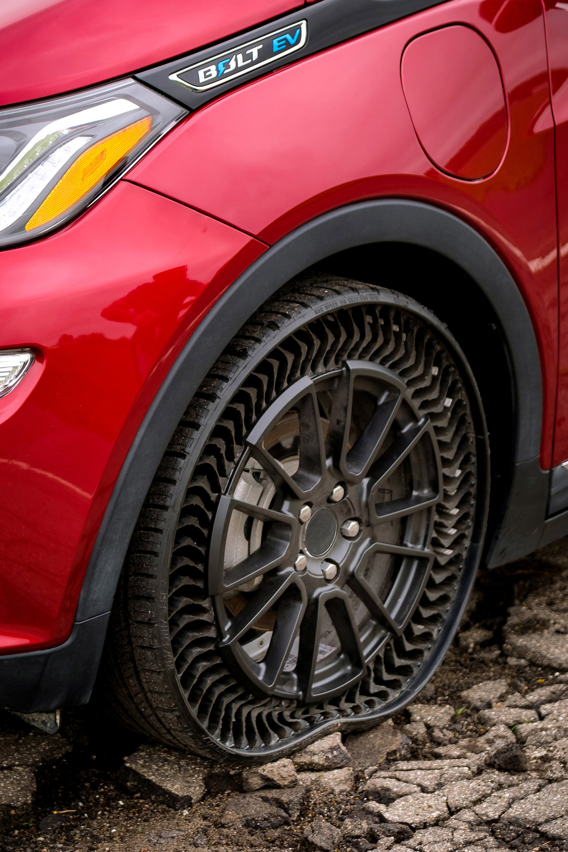 Michelin and GM to bring airless tyres to passenger cars