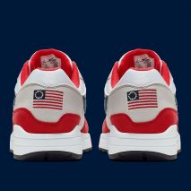 Nike Betsy Ross Flag trainer
