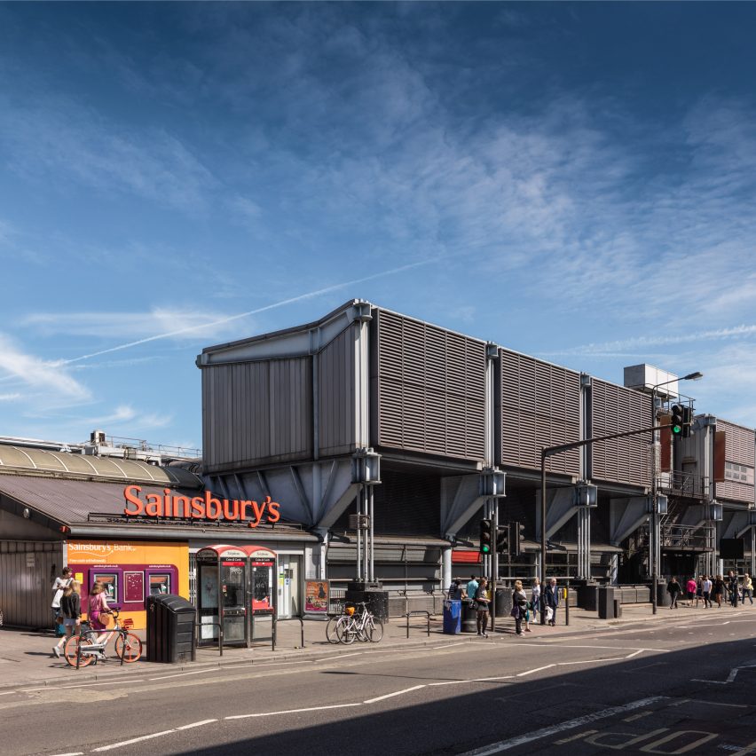 Grimshaw's "unapologetically futuristic" Sainsbury's supermarket awarded heritage status