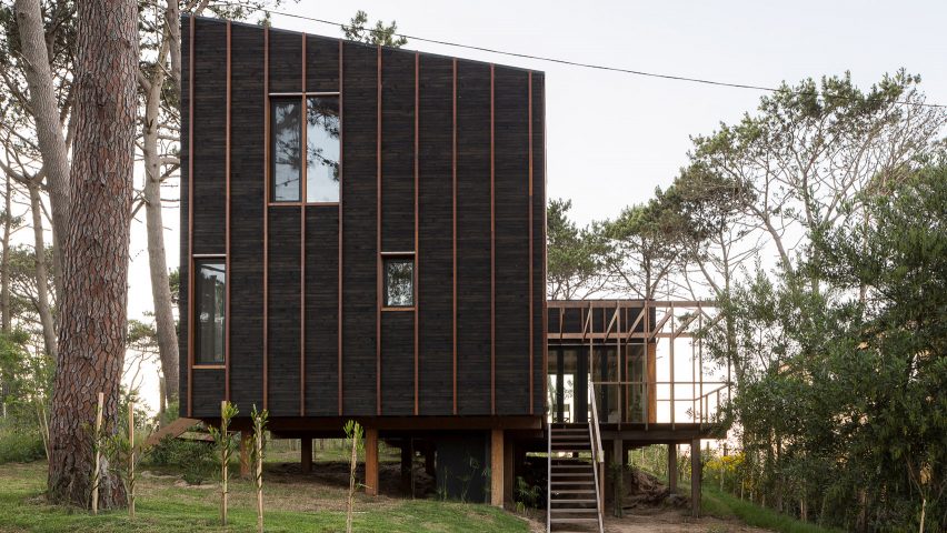 Casa en la Juanita by FRAM Arquitectos and Delfina Riverti