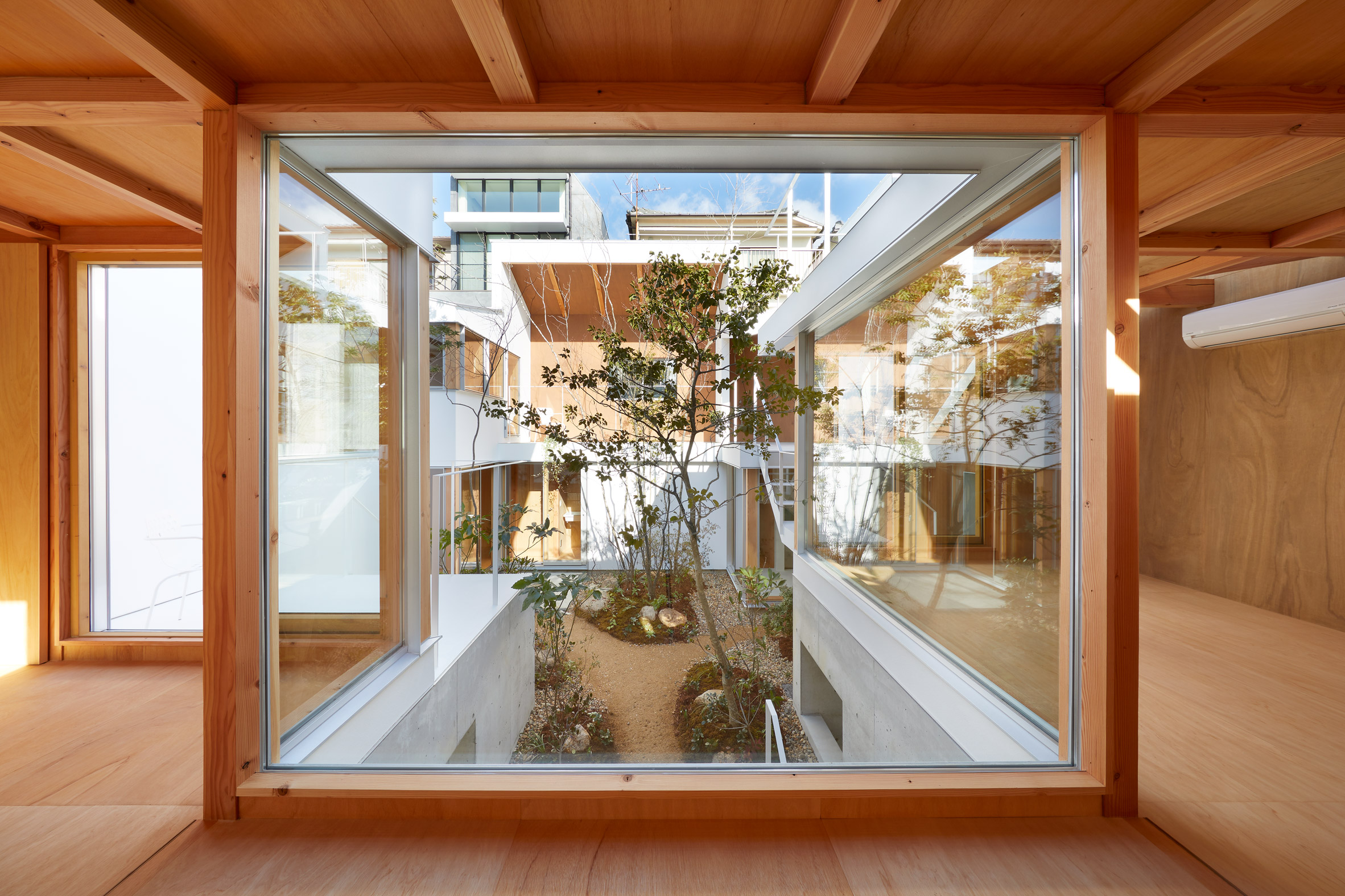 Tomohiro Hata S Loop House Turns Inwards Onto A Central Courtyard