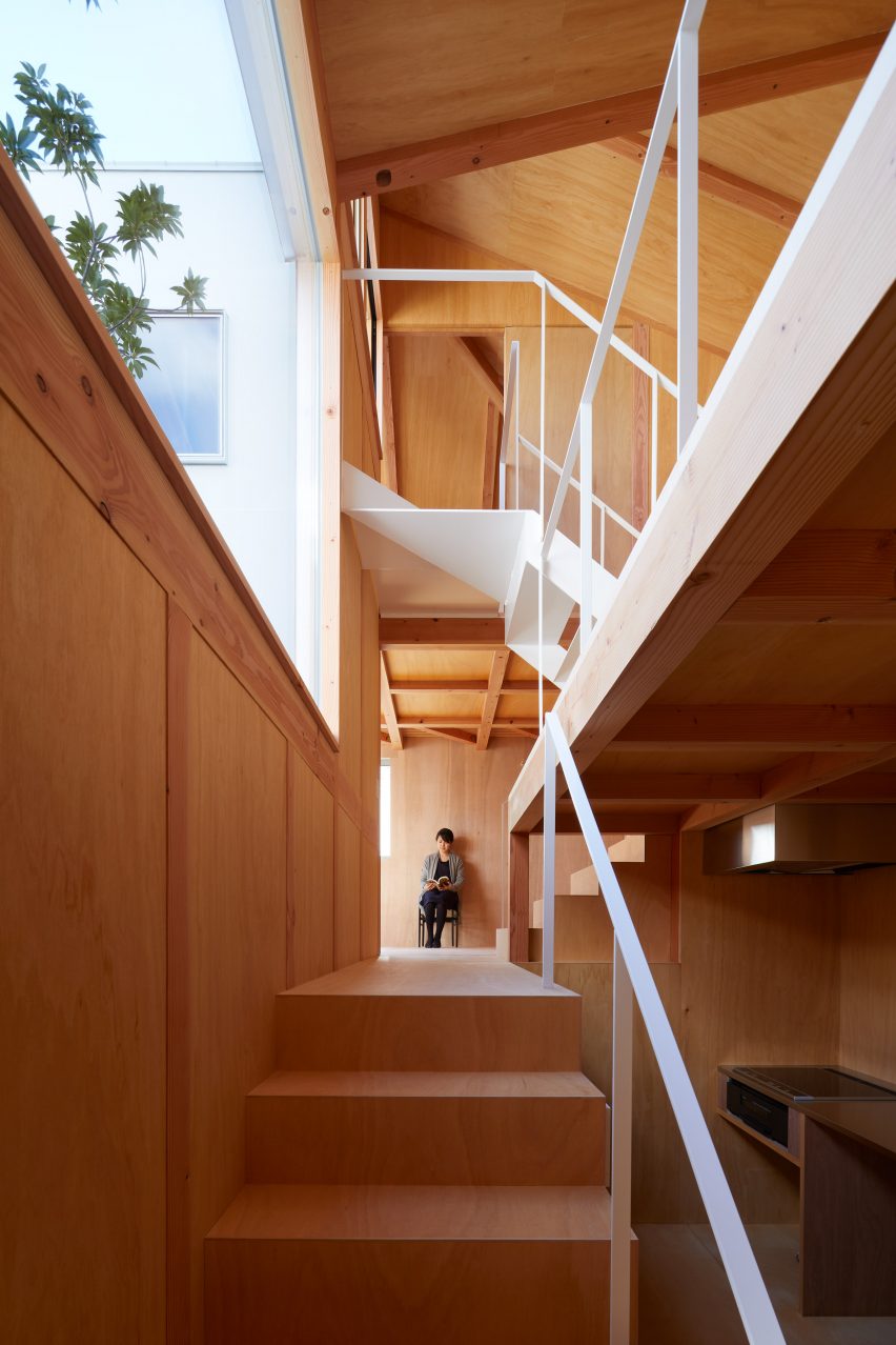 Loop House by Tomohiro Hata Architect and Associates