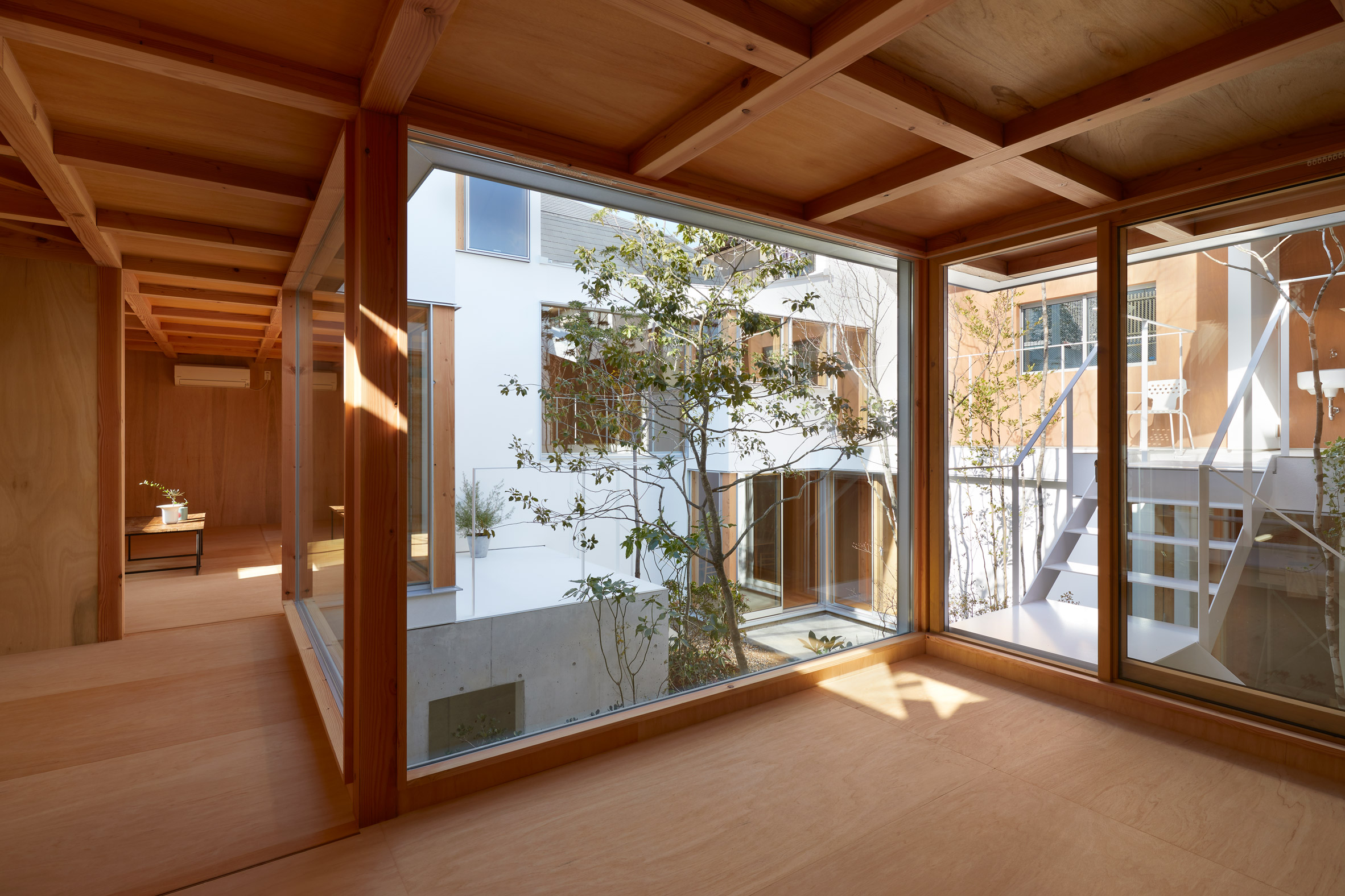 Tomohiro Hata S Loop House Turns Inwards Onto A Central Courtyard