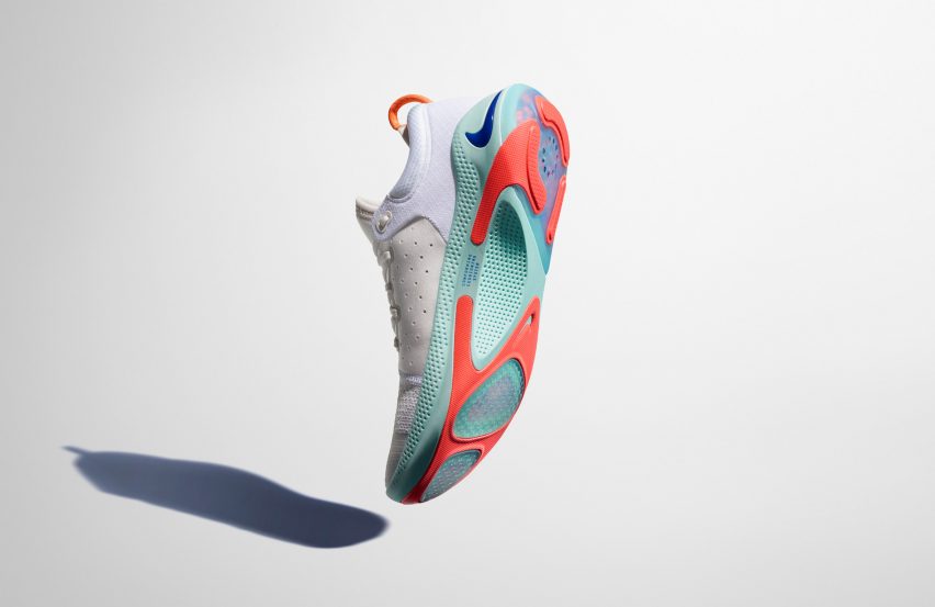 Nike's latest Run Flyknit sneaker creates the "running on bubbles"