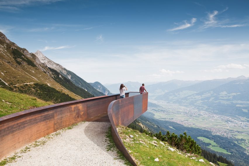 Cantilevered viewpoint on Perspektivenweg walking trail by Snøhetta, Innsbruck, Austria