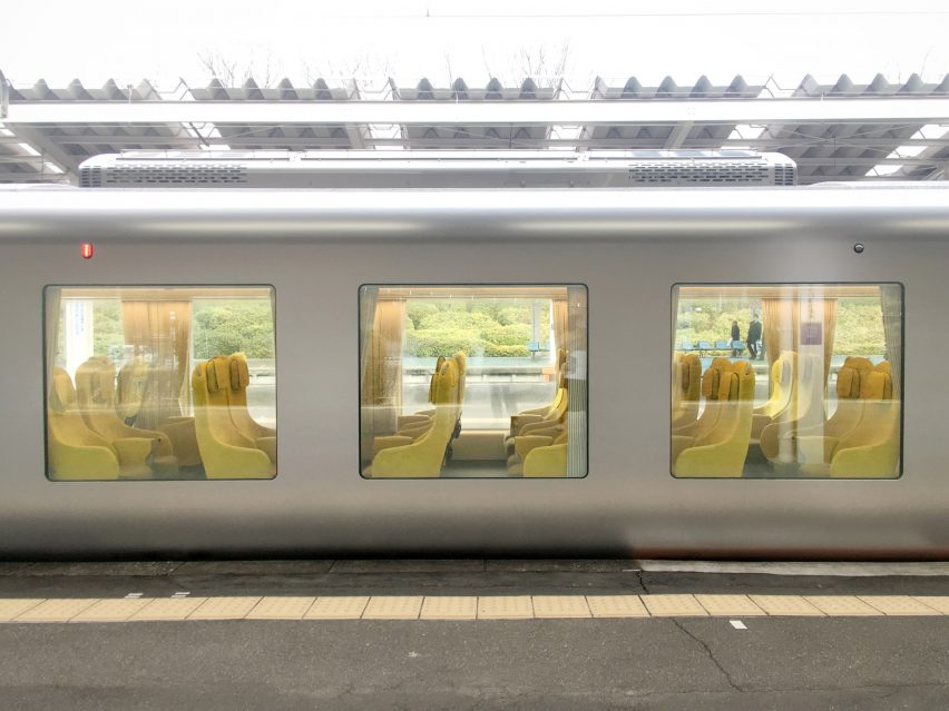 Laview train Kazuyo Sejima