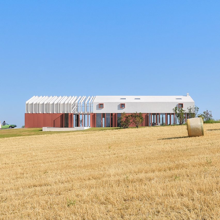 Simone Subissati Architects creates linear Italian country home