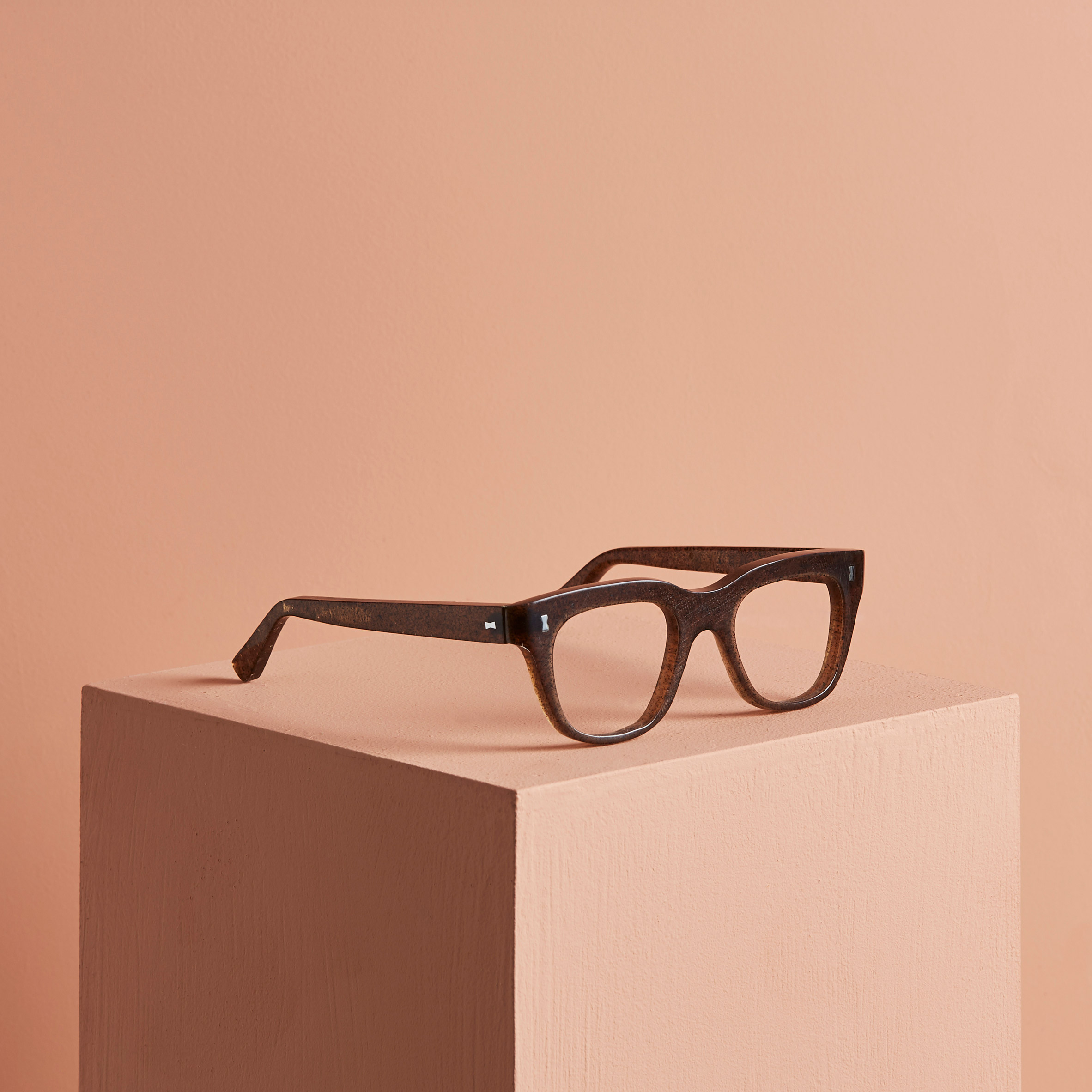 Cubitts makes Redux glasses from waste materials
