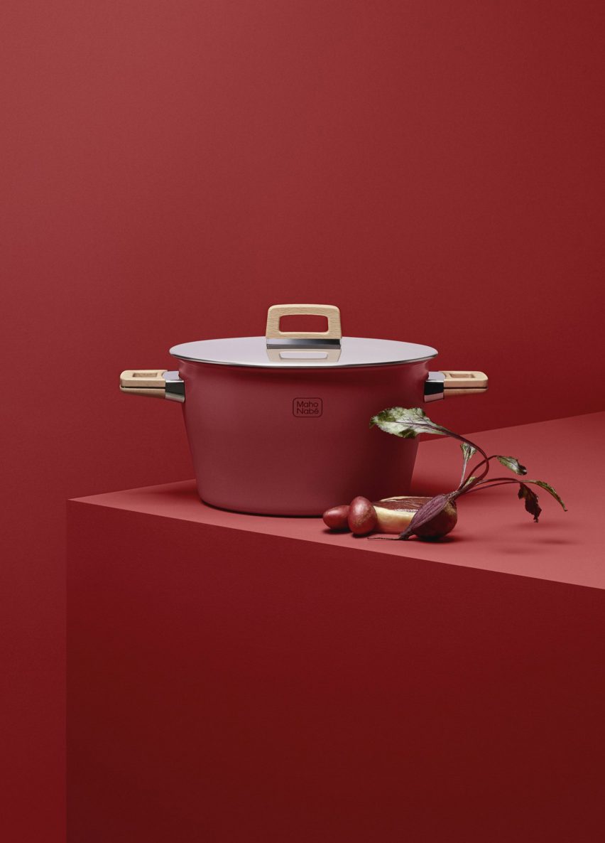Maho Nabé vacuum cooking pot by Tiger Corporation