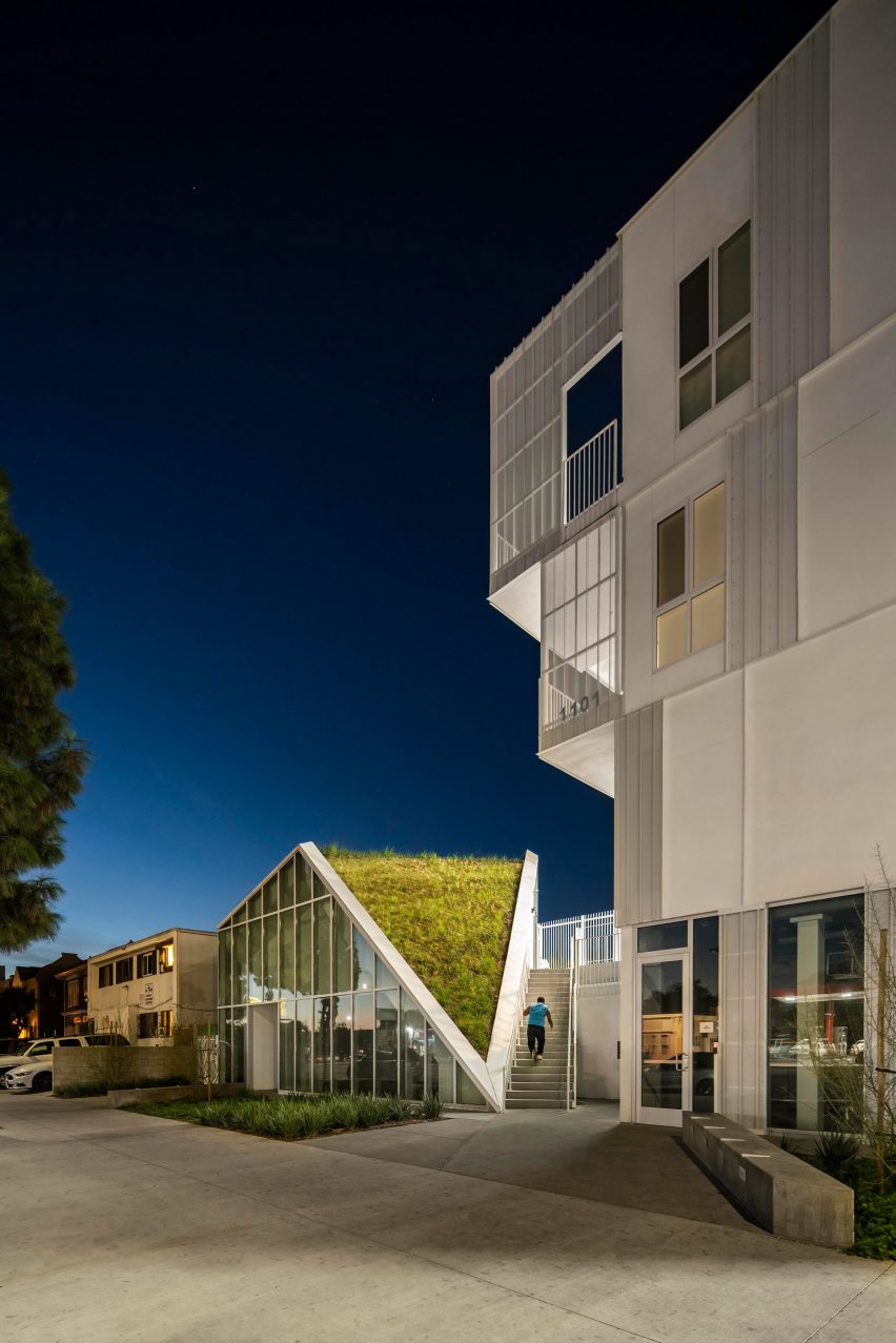 MLK1101 Supportive Housing by LOHA