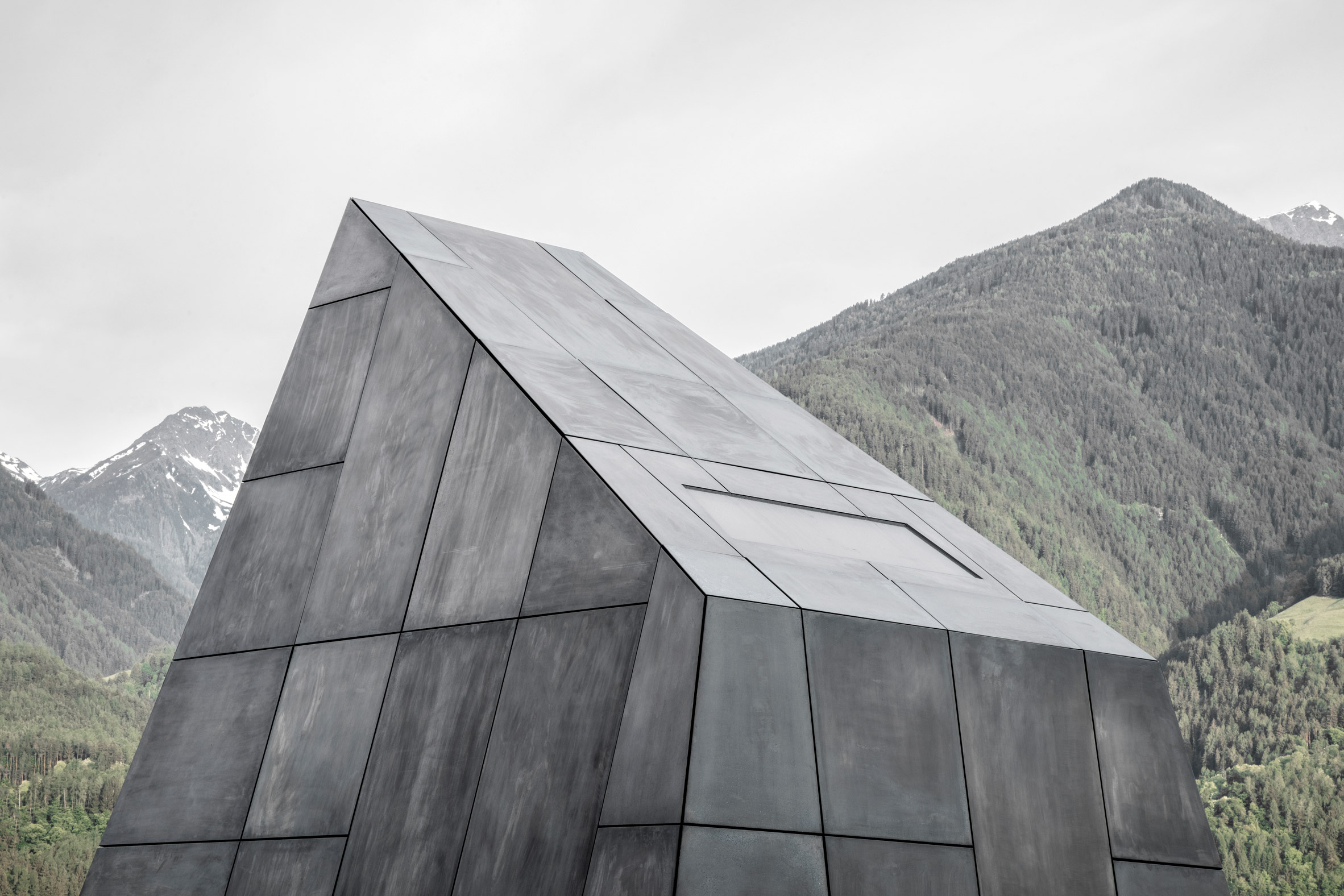 Pacherhof wine cellar by Bergmeisterwolf Architekten