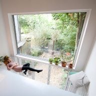 Ten homes with net floors for relaxation and play