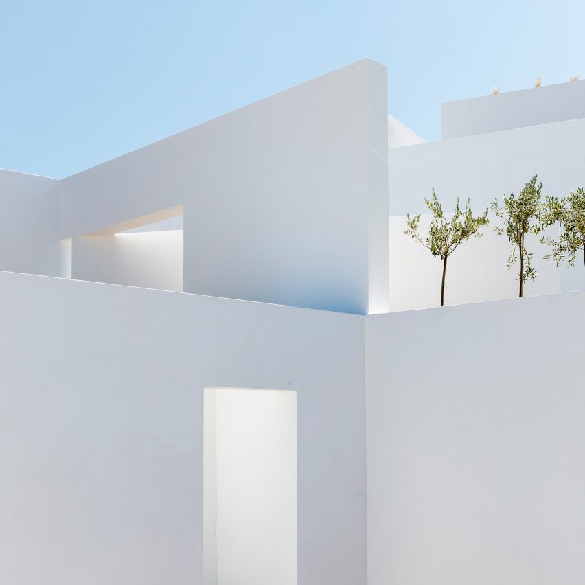 Summer Villa by Kapsimalis Architects? plays on traditional Greek whitewashed houses