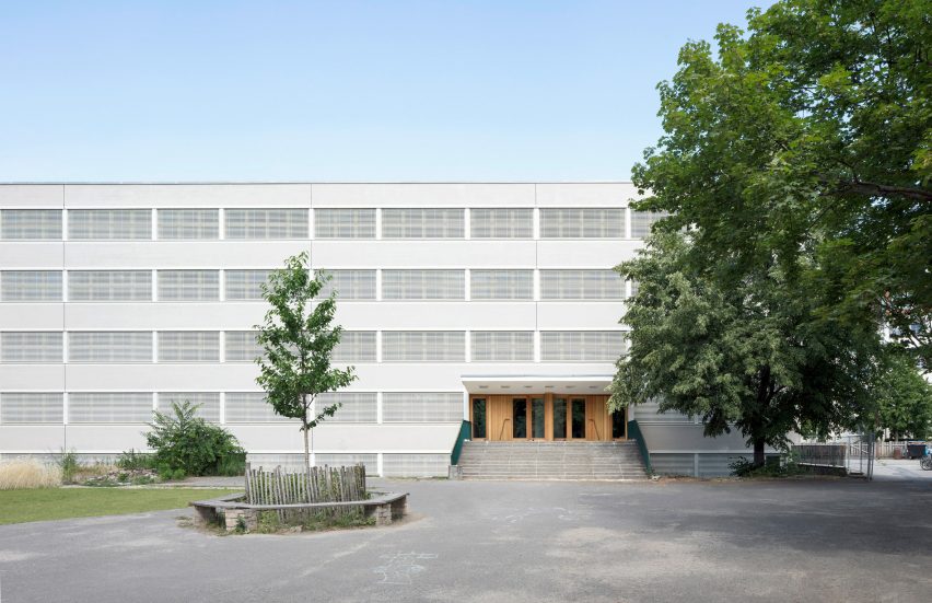 after-school care centre for the Waldorf School Berlin-Prenzlauer Berg by Mono Architekten
