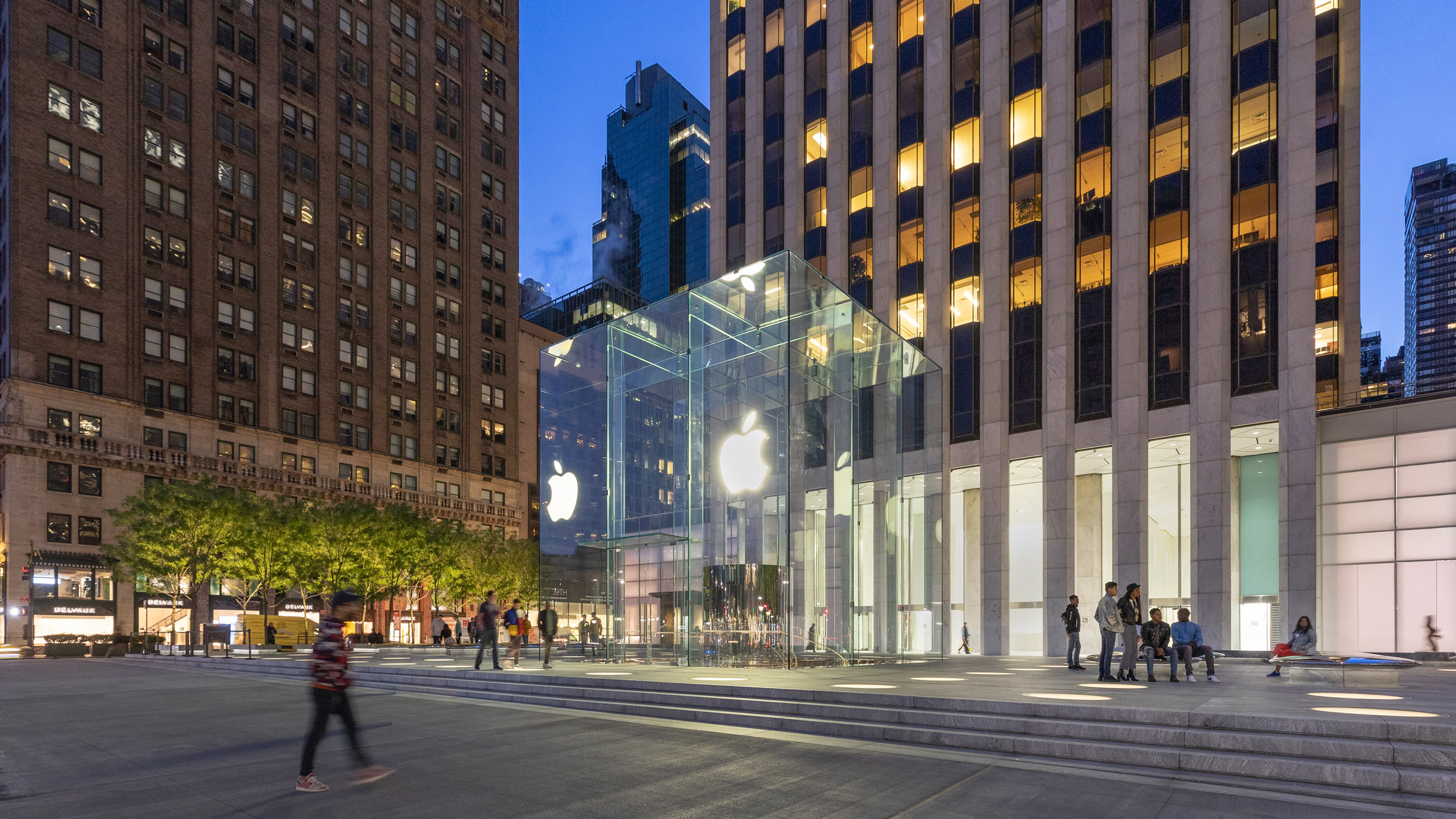 Apple Fifth Avenue by Foster + Partners