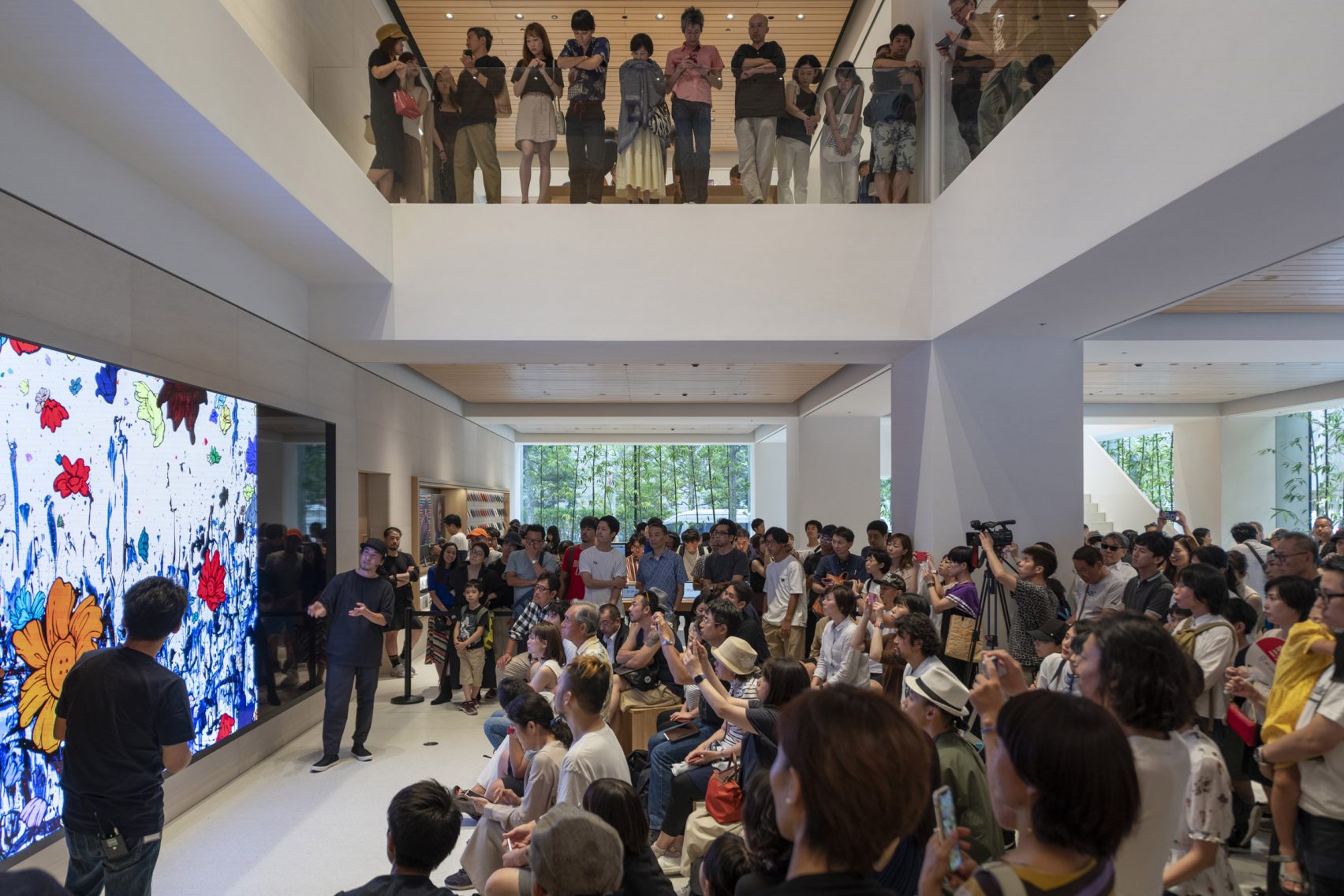 Apple tokyo. Магазин Apple в Майами. Галерея эпл. Галерея Apple. Apple Gallery.