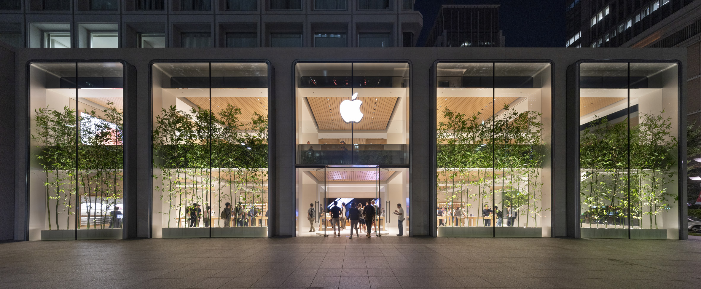 Foster Partners Completes Apple Marunouchi In Central Tokyo