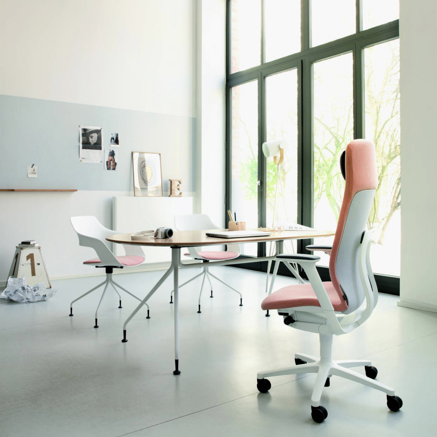 https://static.dezeen.com/uploads/2019/09/at-187-workplace-ergonomic-chair-wilkahn-germany_sq-b.jpg