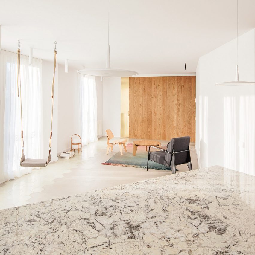 Raúl Sanchez Architects strips back Barcelona apartment to showcase architectural details