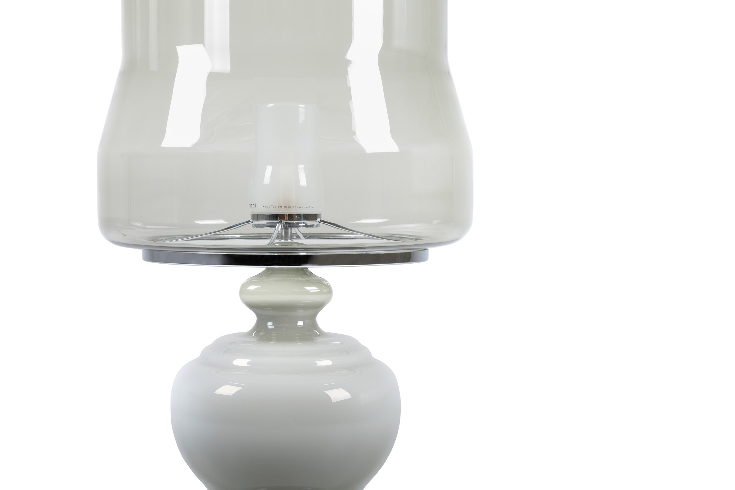 Dutch designer Edward Van Vliet designed the Kaipo Too table lamp for Moooi