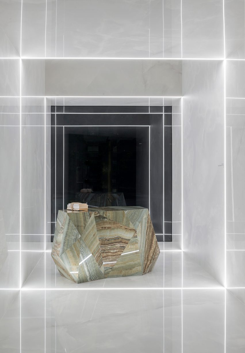 Iris Ceramica designs ceramic tile collection inspired by iridescent onyx stones