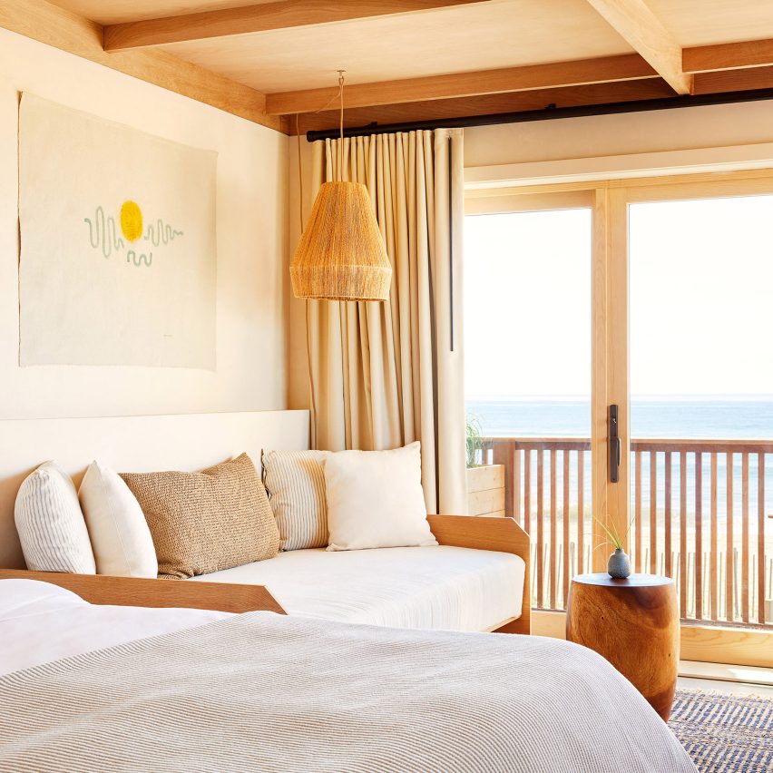 Montauk hotel takes its sand-coloured palette from its beachy surroundings