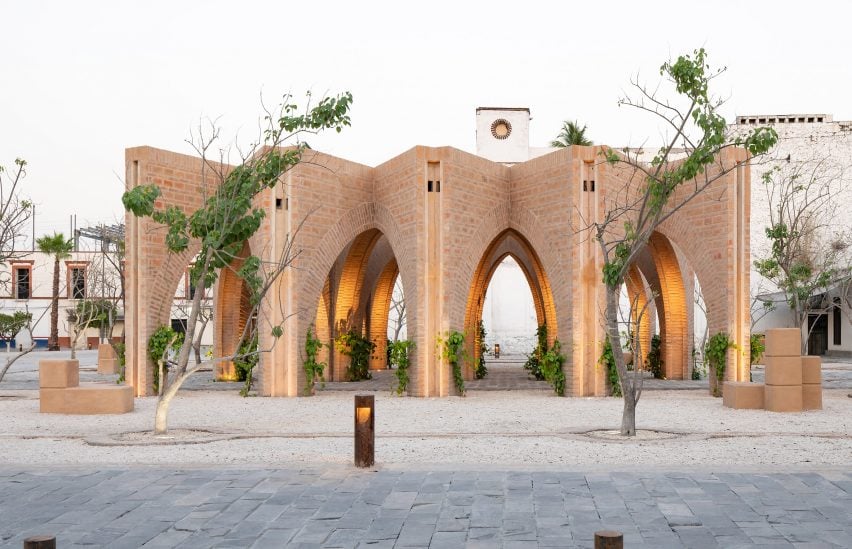 Brick Arcade By Mmx Revitalises Earthquake Hit Public Square In Mexico