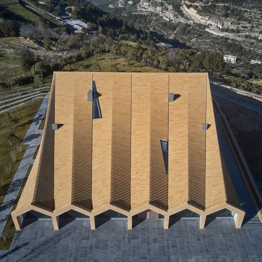 House of Many Vaults "kneels down" towards shrine in Lebanese mountains