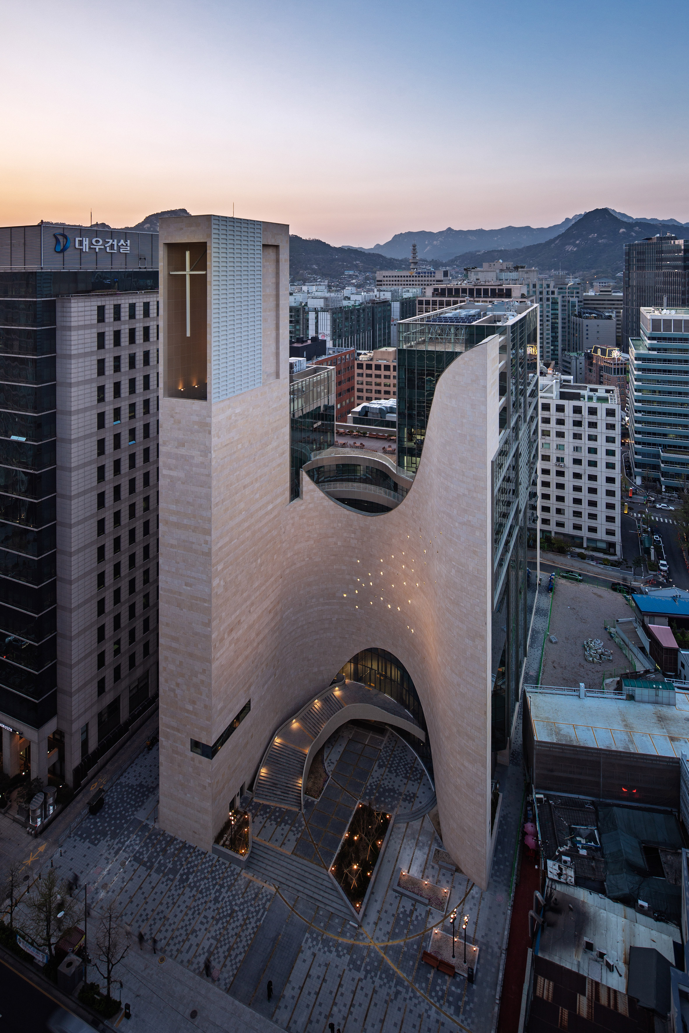 Saemoonan Church in Seoul South Korea, by Seoinn Design Group