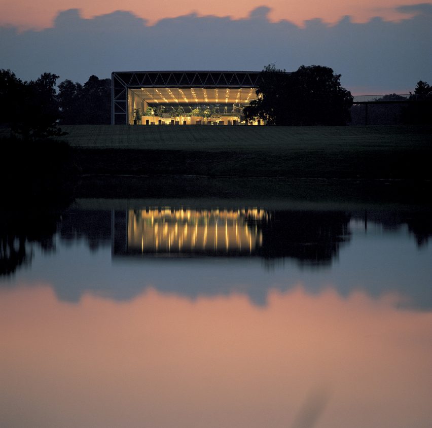 High-tech architecture: Sainsbury Centre for the Visual Arts by Norman Foster