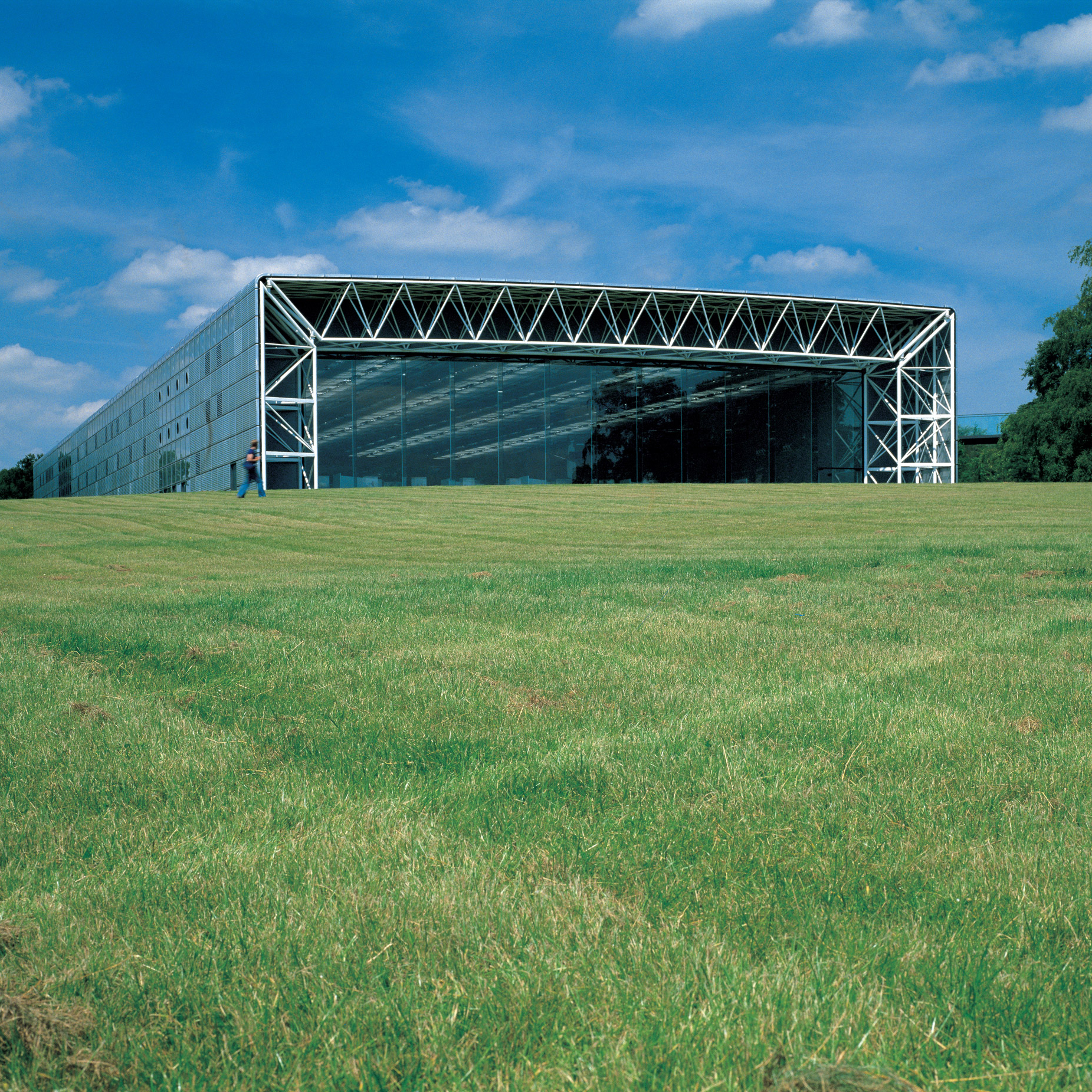 High-tech architecture from A to Z: Sainsbury Centre for the Visual Arts by Norman Foster