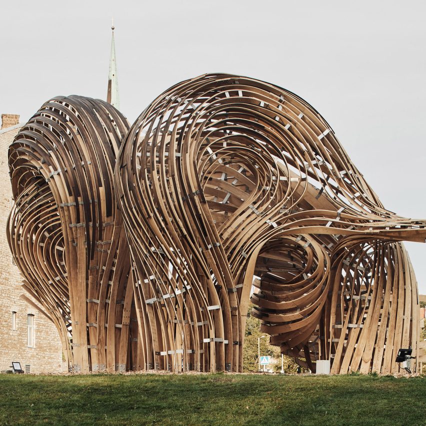 Digital models and augmented reality used to build twisting pavilion in Tallinn