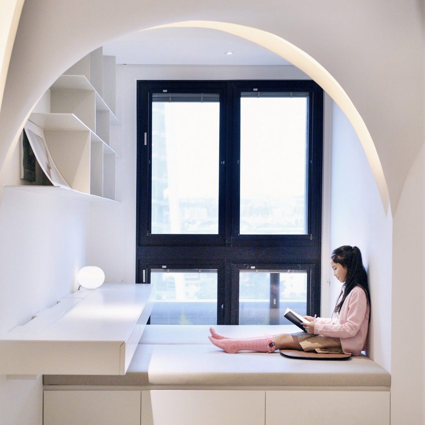 Very Studio brings light to Taiwan's Sunny Apartment with vaulted ceiling