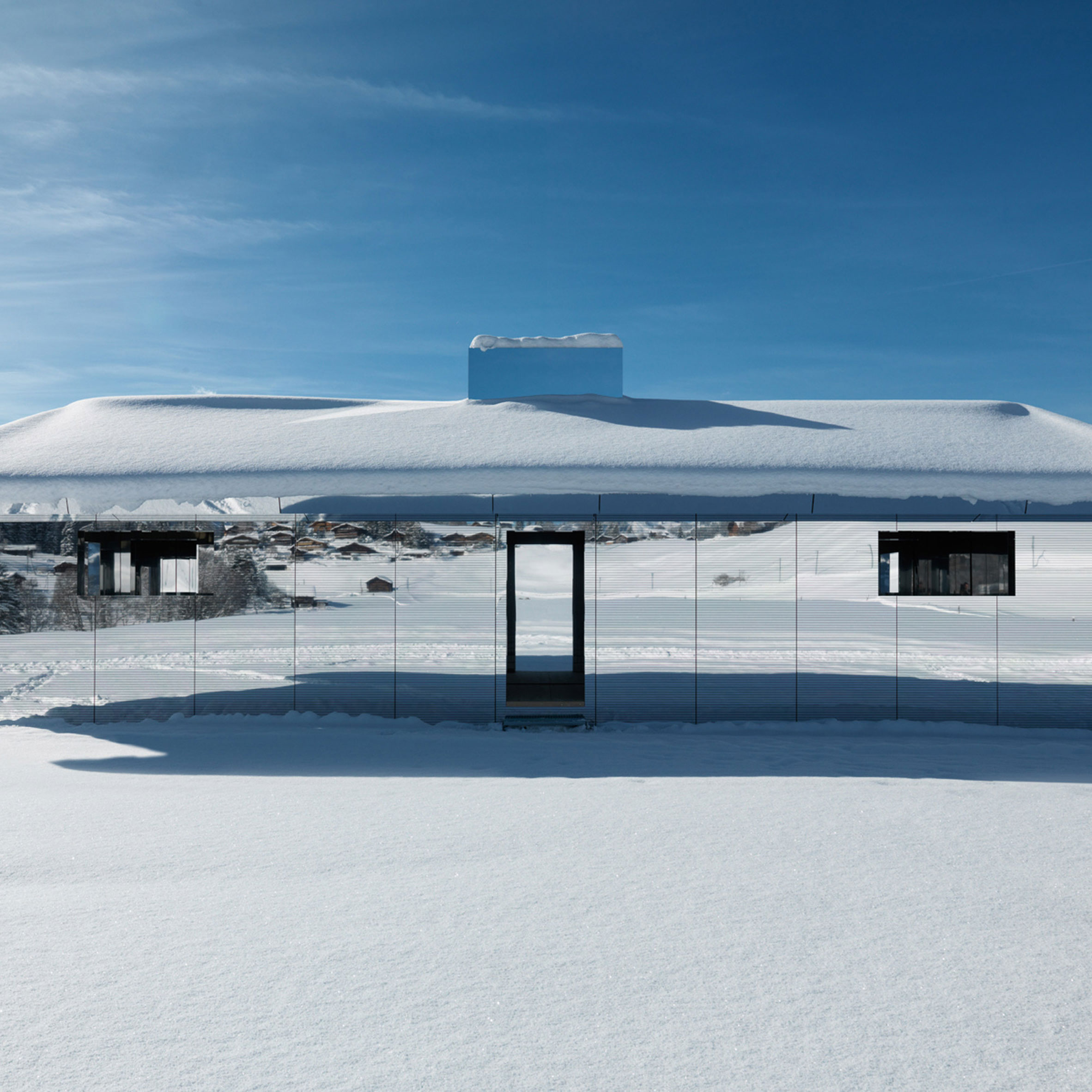 Dezeen's top 10 architecture trends 2019: Doug Aitken Gstaad mirrored house installation