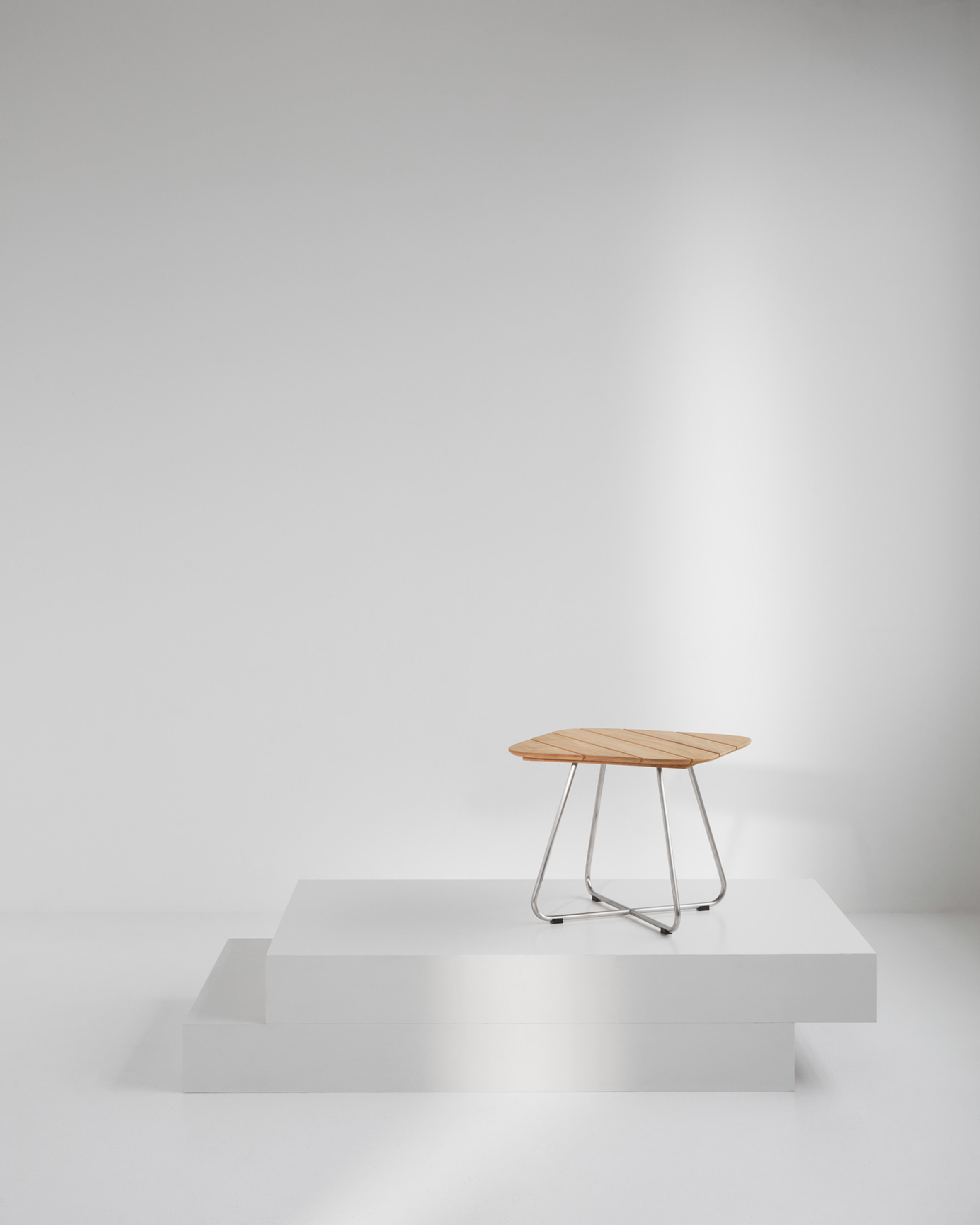 Big Lily Furniture Collection Mimics The Soft Oval Shape Of Lily Pads