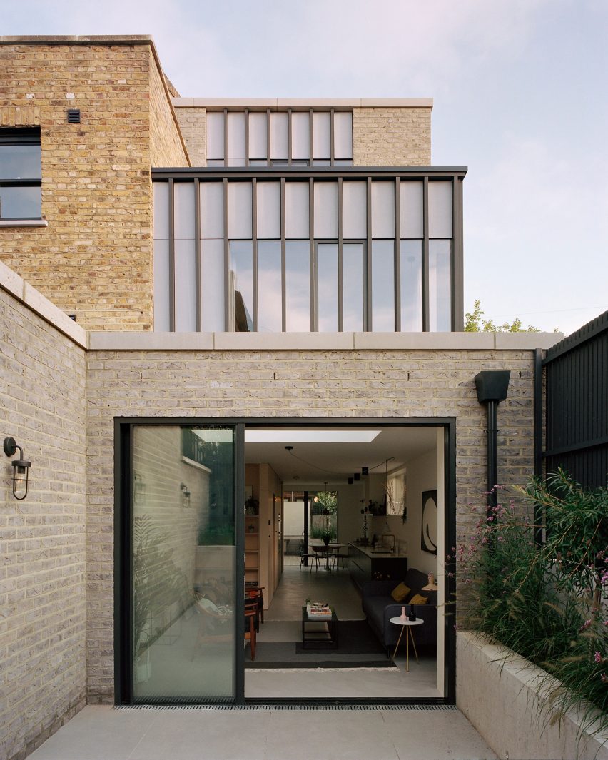 Corner House by 31/44 Architects courtyard