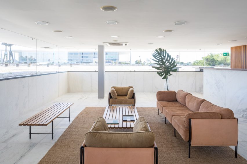 Oscar Niemeyer Tea House by Bloco Arquitetos and Equipe Lamas