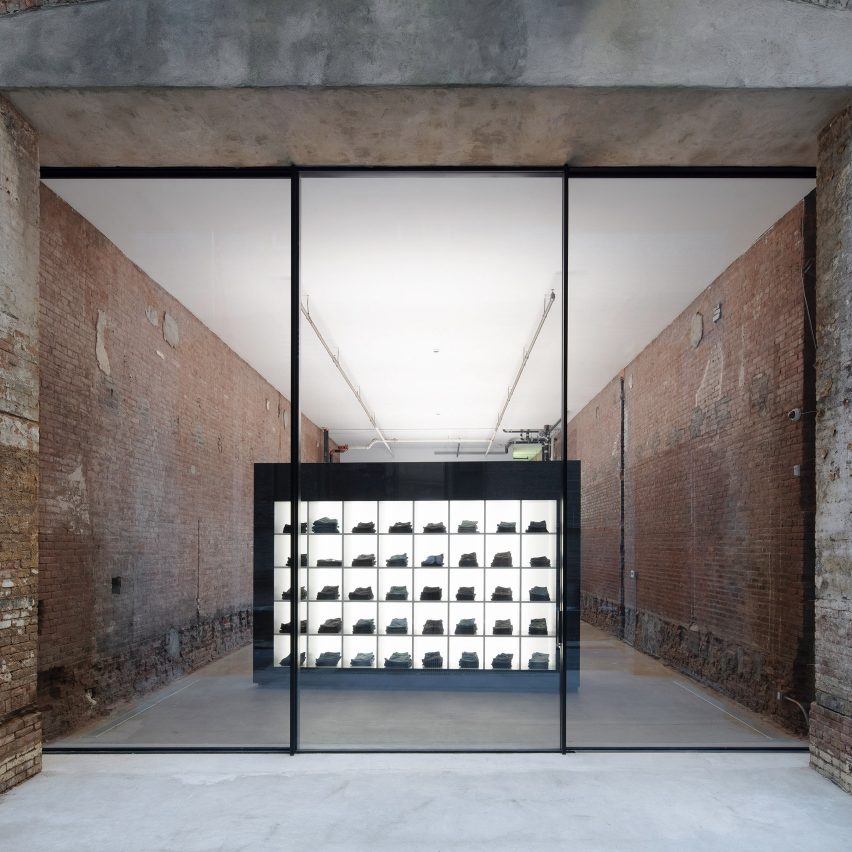 Leong Leong adds monolithic projection screens to R13's brickwork flagship store