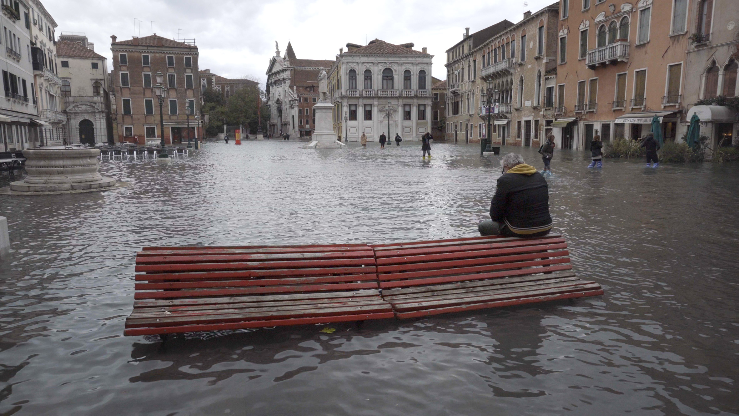 Homo Urbanus by Bêka & Lemoine shows Venice floods