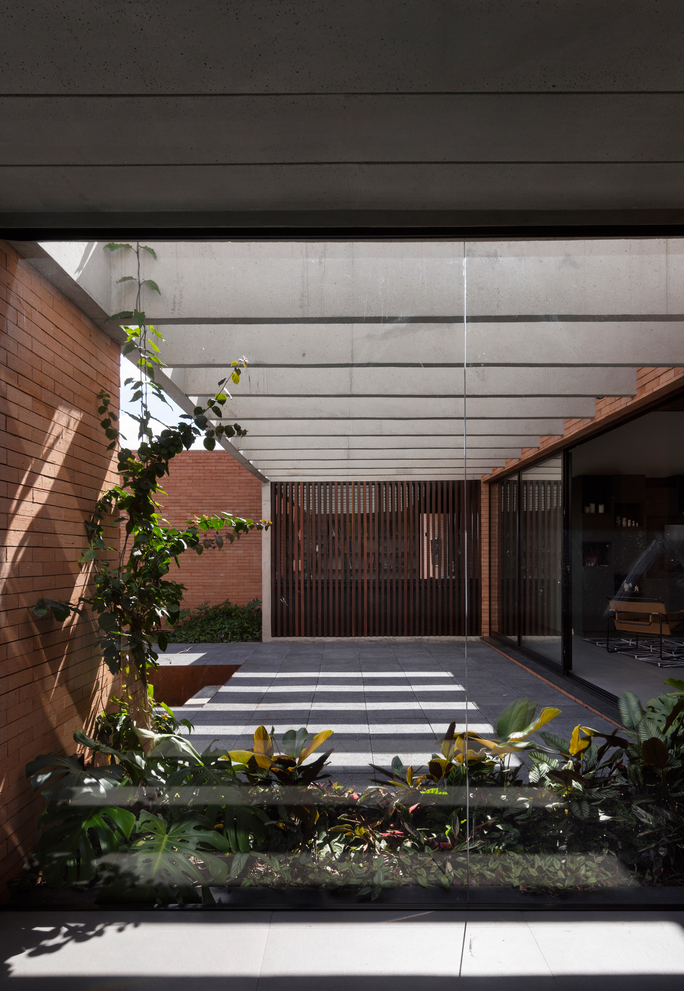 Courtyard House​ by Bernardo Richter