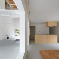 House in Kadogawa by Atelier Kento Eto